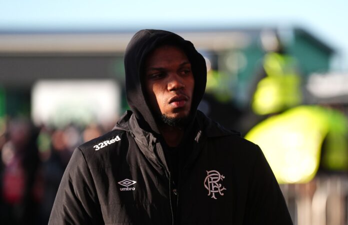 lateral-ingles-e-acusado-de-causar-acidente-apos-vitoria-em-classico