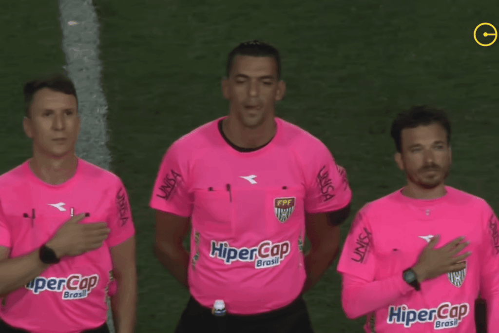 copinha:-numero-de-patrocinios-chama-atencao-em-uniforme-da-arbitragem