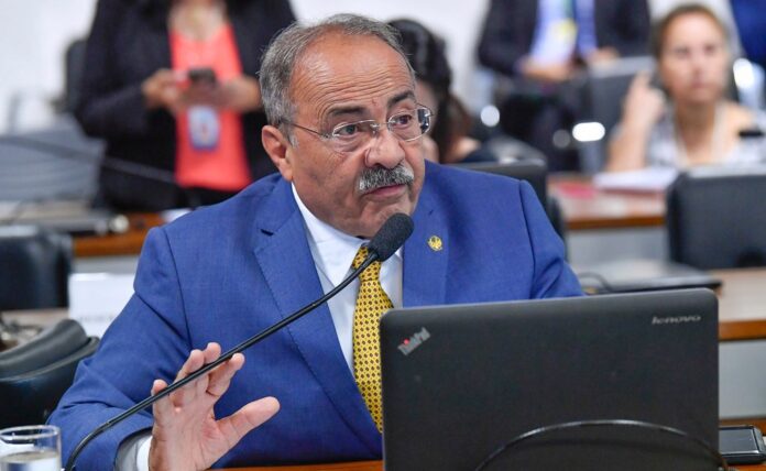 pgr-pede-arquivamento-do-caso-de-senador-flagrado-com-dinheiro-na-cueca