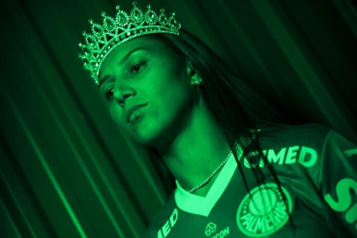 a-imperatriz-voltou:-palmeiras-anuncia-o-retorno-de-bia-zaneratto