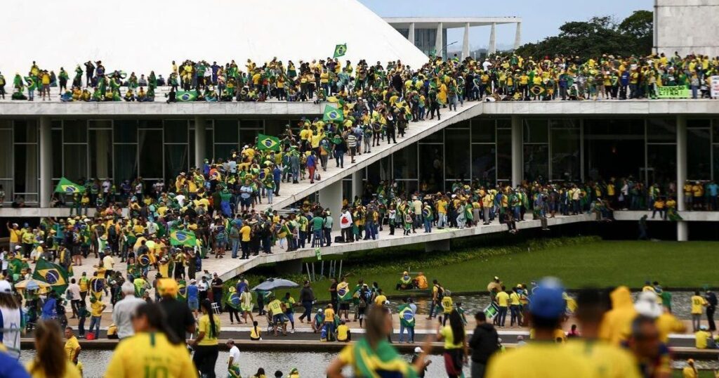 relembre-imagens-que-marcaram-o-8-de-janeiro-de-2023