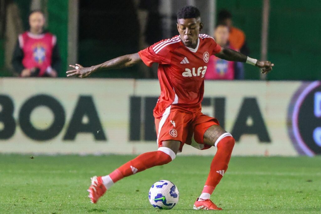 barca-colorada:-veja-atletas-que-deixaram-o-internacional-em-2026