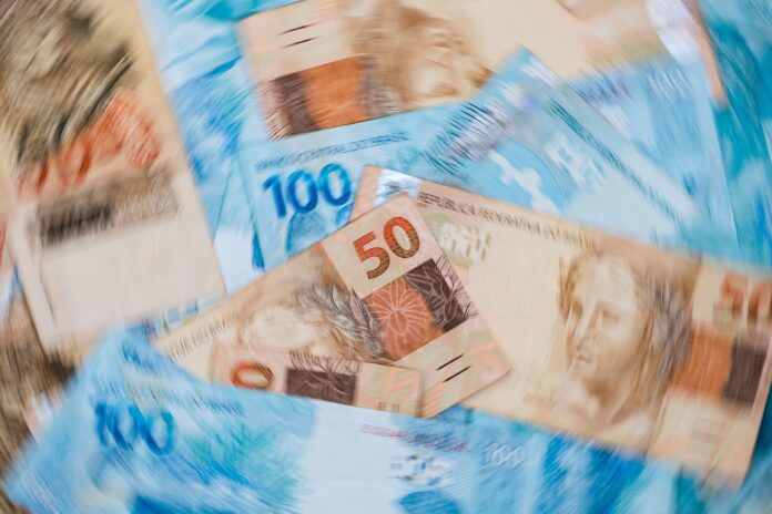 ibge:-inflacao-de-dezembro-sobe-0,33%-e-fecha-2025-em-4,26%,-abaixo-do-teto-da-meta