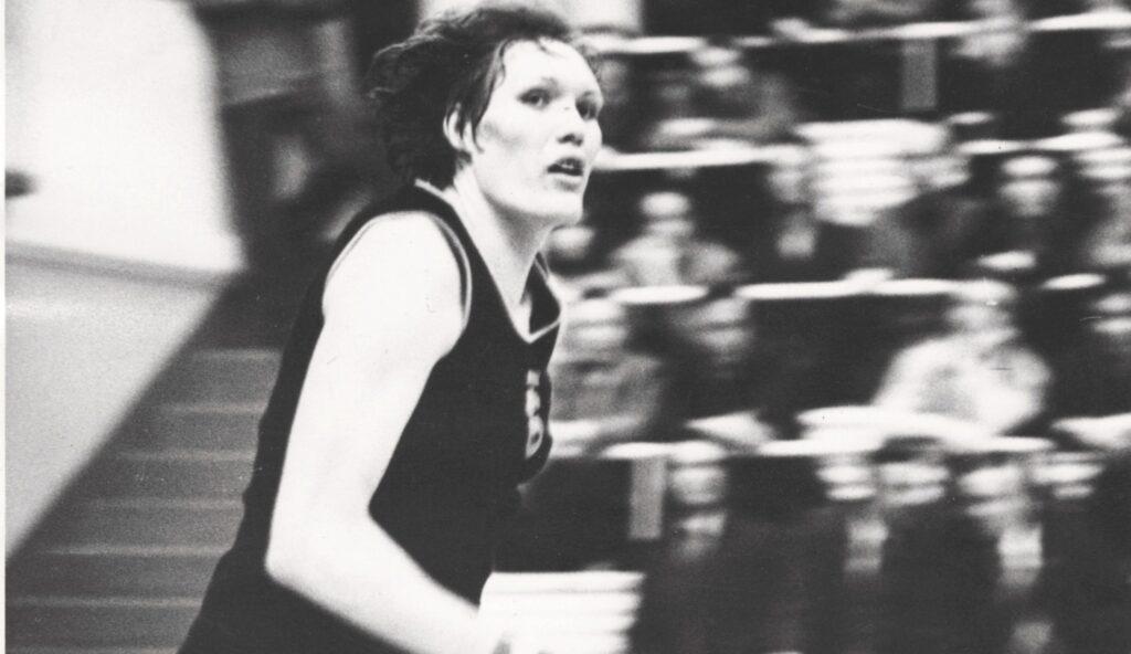 morre-uliana-semenova,-estrela-do-basquete-sovietico-de-2,10m