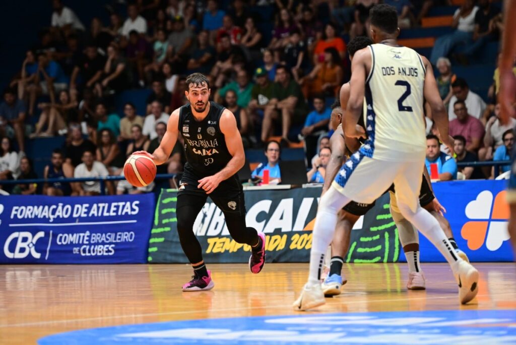 brasilia-basquete-atropela-o-rio-claro-e-vence-mais-uma-no-nbb