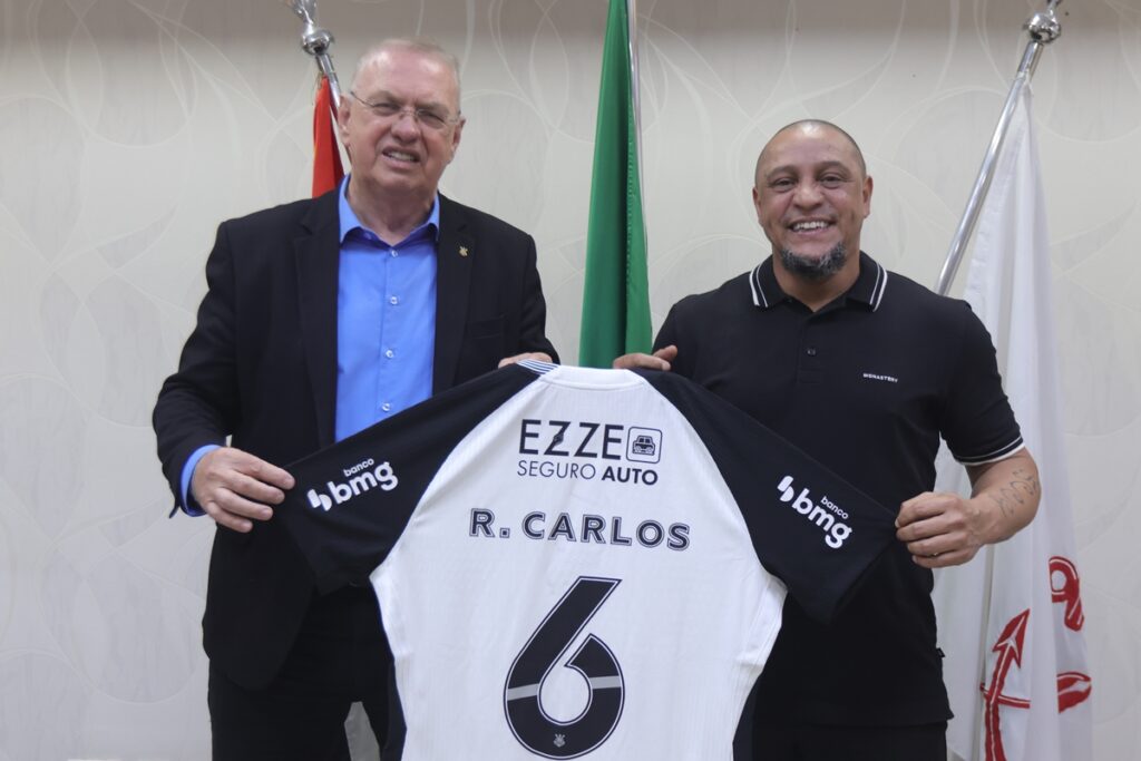 apos-cirurgia-no-coracao,-roberto-carlos-visita-a-sede-do-corinthians