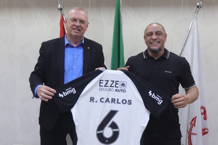 apos-cirurgia-no-coracao,-roberto-carlos-visita-a-sede-do-corinthians
