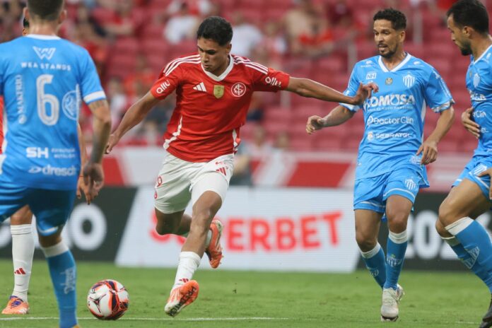 gauchao:-internacional-vence-novo-hamburgo-por-2-x-1-de-virada