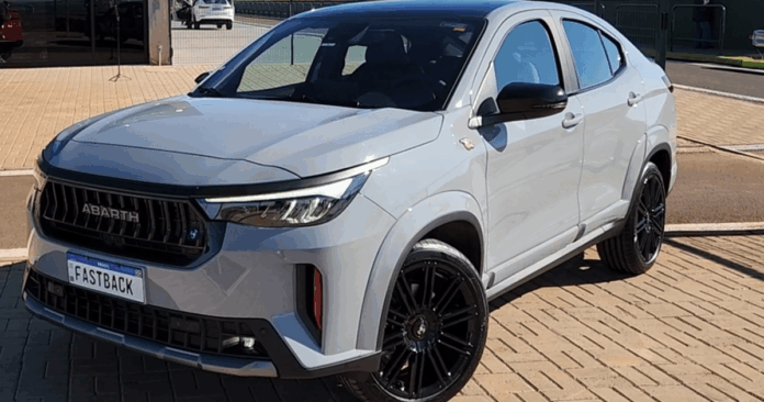fastback-abarth-2026:-confira-preco,-motor,-equipamentos-e-ficha-tecnica