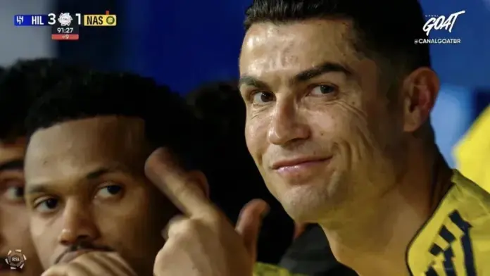 cristiano-ronaldo-se-revolta-e-faz-gesto-polemico-em-derrota-do-al-nassr
