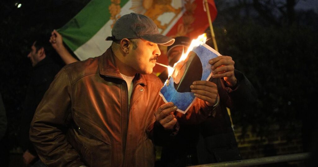 ira:-ha-80%-de-chance-de-um-ataque-aereo-dos-eua-contra-o-pais,-diz-eurasia