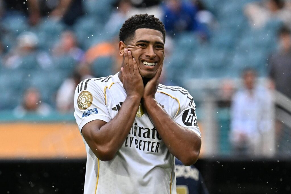 arbeloa-deixa-quatro-estrelas-de-fora-em-estreia-pelo-real-madrid