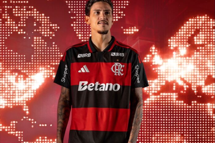flamengo-revela-novo-uniforme-para-2026;-vejas-fotos