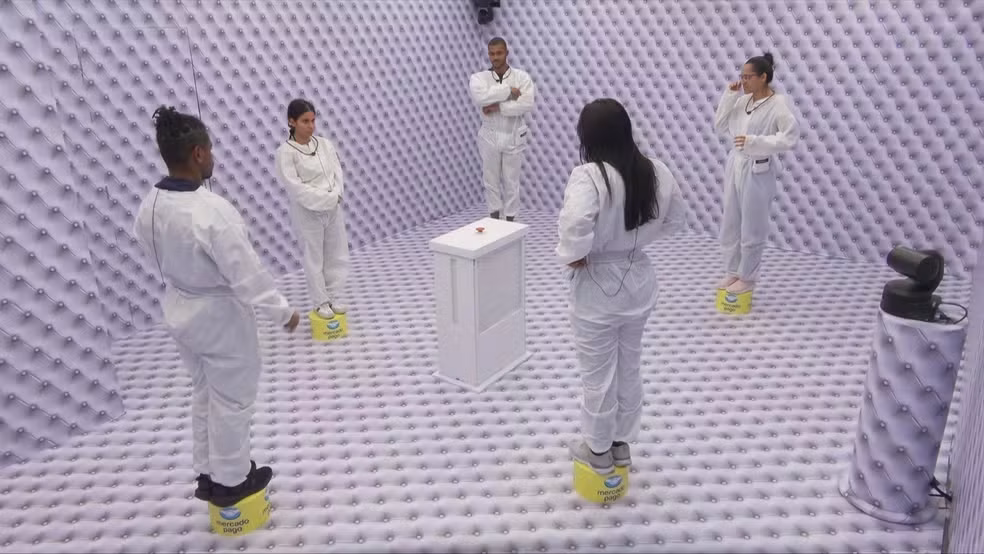 bbb-26:-quarto-branco-tera-4-vagas-no-reality-decididas-em-desafio-final