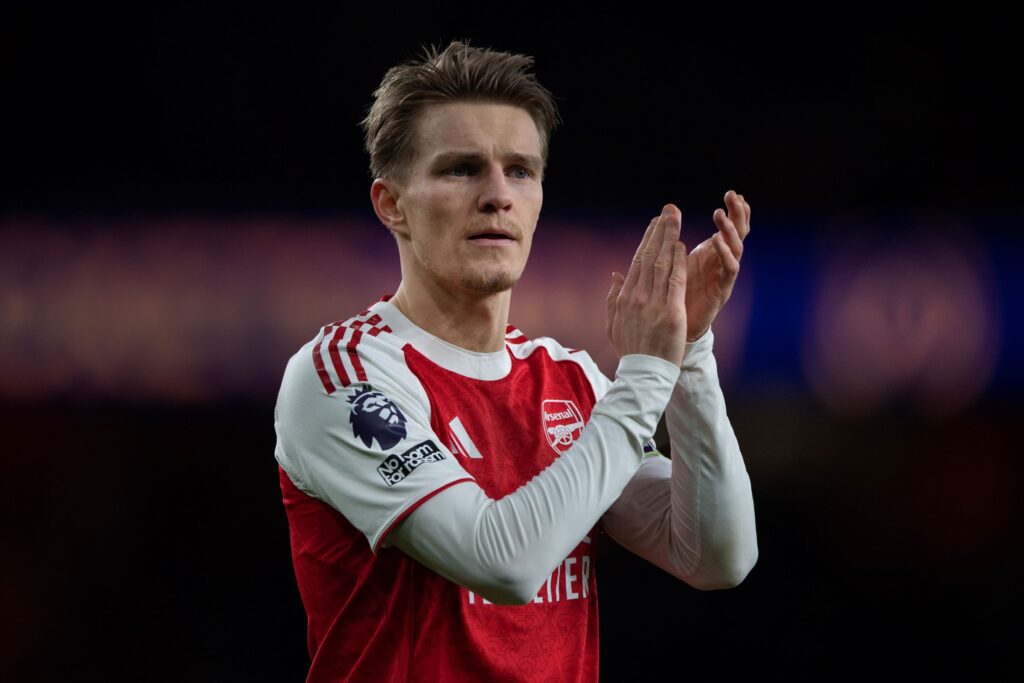 premier-league:-arsenal-pressiona,-mas-nao-sai-do-0-x-0-contra-forest