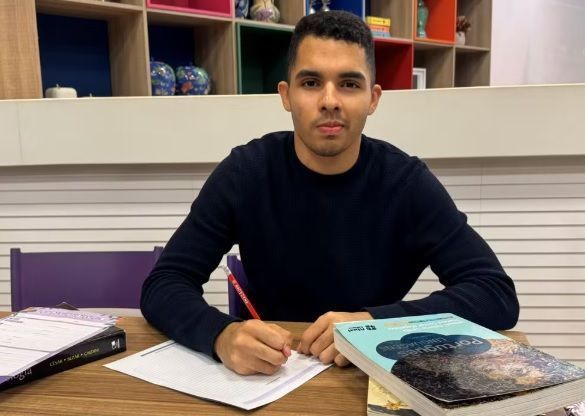 estudante-revela-rotina-de-estudos-apos-tirar-nota-mil-na-redacao-do-enem