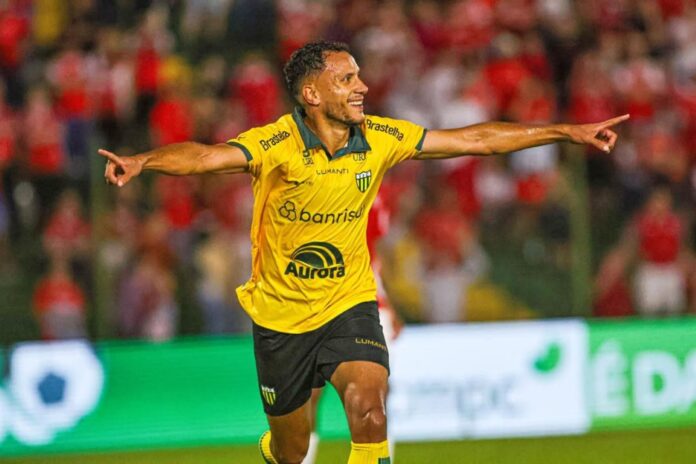 ypiranga-vence-internacional-de-virada-pelo-campeonato-gaucho