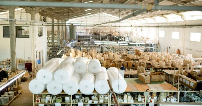 80%-dos-industriais-culpam-juros-por-dificuldade-em-obter-credito,-diz-cni