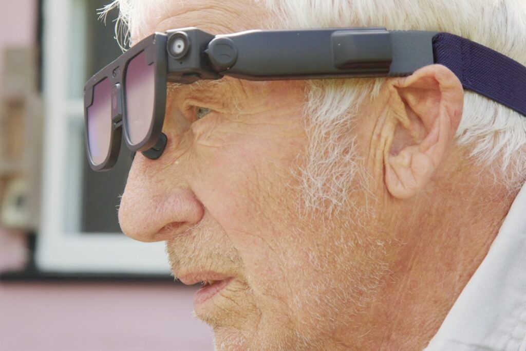 oculos-inteligentes-ajudam-pessoas-com-demencia-a-lembrar-nomes