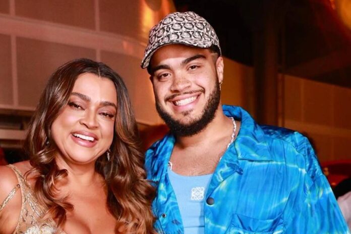 francisco-gil-celebra-1o-aniversario-sem-preta-com-homenagem