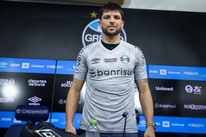 gremio-rescinde-contrato-de-tres-jogadores-da-equipe-principal;-veja