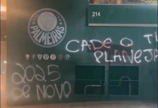 sede-do-palmeiras-e-pichada-apos-derrota-por-4-a-0-contra-o-novorizontino