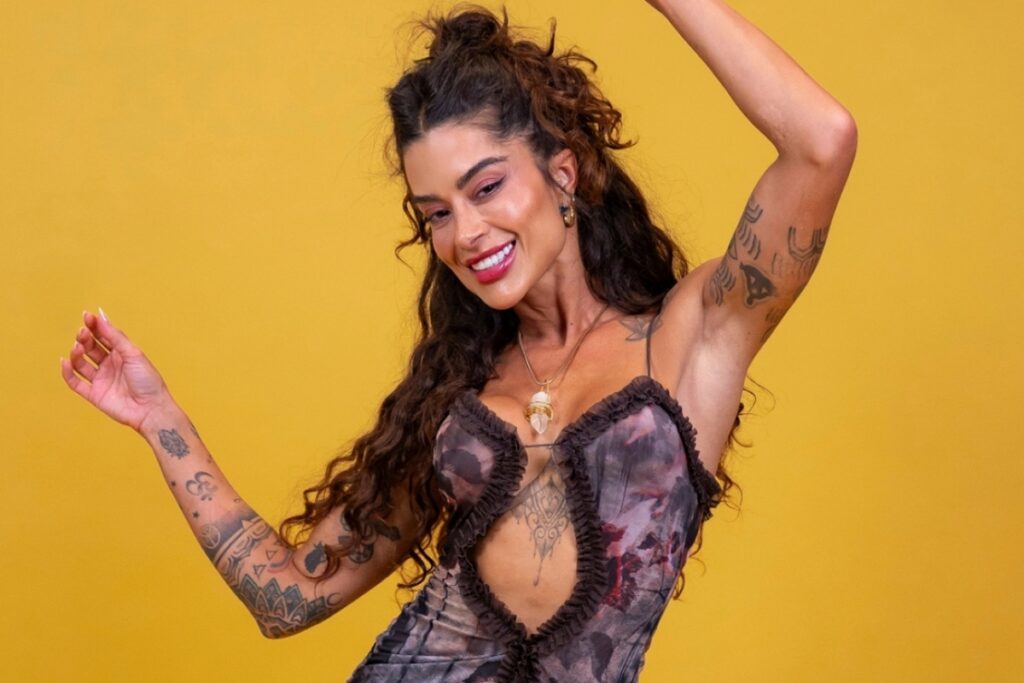 internautas-desenterram-polemica-de-aline-campos:-“absurdo”