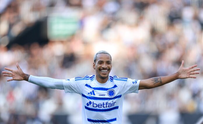 cruzeiro-anuncia-renovacao-de-contrato-de-matheus-pereira-ate-2028