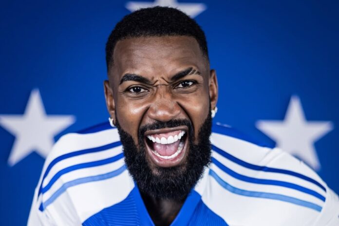 cruzeiro-encara-democrata-na-expectativa-da-estreia-de-gerson;-entenda