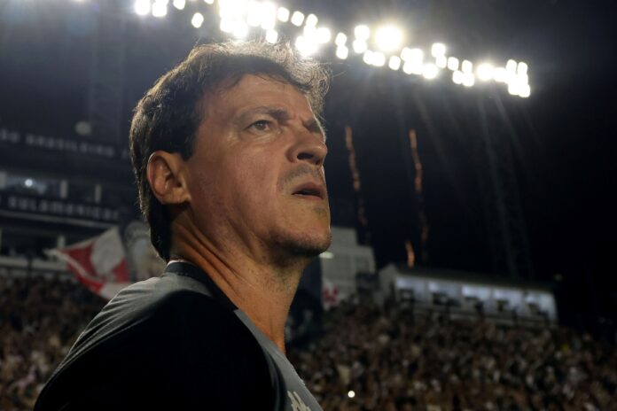 fernando-diniz-e-alvo-de-vaias-apos-empate-do-vasco-contra-o-madureira