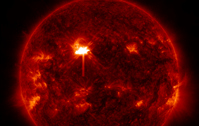 em-tres-dias,-sol-tem-5a-megaerupcao-em-mancha-10-vezes-maior-que-a-terra
