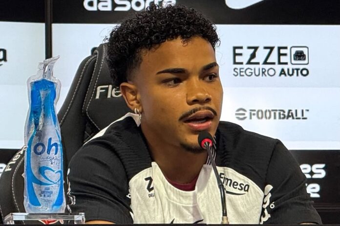 apresentado-no-corinthians,-kaio-cesar-comemora-titulo-da-supercopa