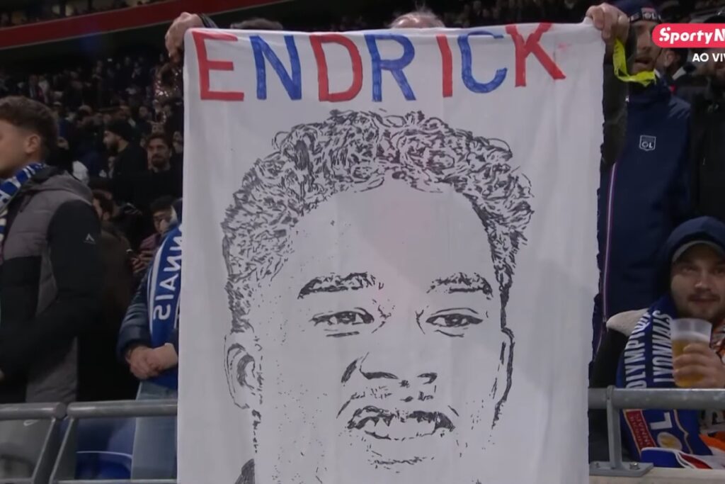 sensacao-na-franca:-torcida-do-lyon-se-derrete-por-endrick