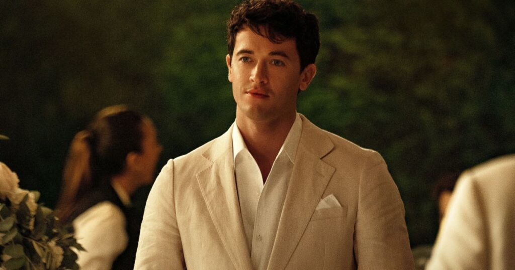 a-cnn,-tom-blyth-diz-que-passou-por-transformacao-apos-“de-ferias-com-voce”