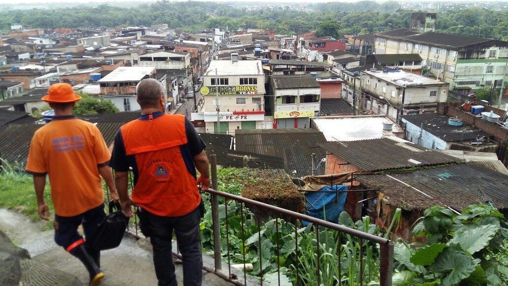 risco-de-deslizamento-gera-disparo-de-alerta-e-sirene-no-guaruja-(sp)
