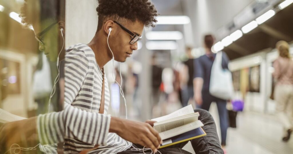 trens-de-sao-paulo-tem-acao-de-audiolivros-gratuitos;-entenda