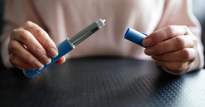 pancreatite:-brasil-tem-6-mortes-suspeitas-ligadas-a-canetas-emagrecedoras