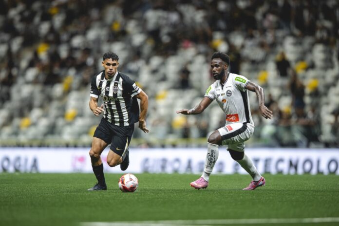 com-um-gol-em-cada-tempo,-atletico-mg-e-athletic-empatam-no-mineiro