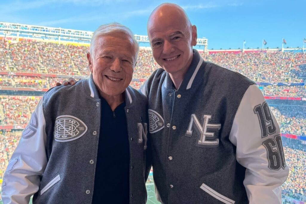 nfl:-presidente-da-fifa-parabeniza-seahawks-por-titulo-e-elogia-evento