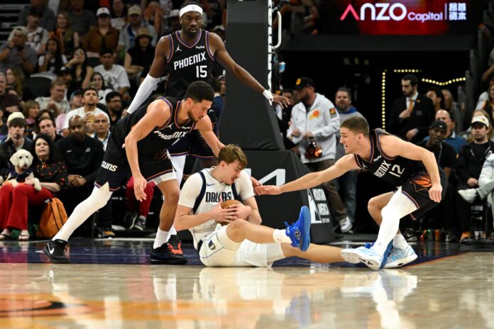 calouro-destaque-da-nba-sofre-entorse-e-vira-desfalque-nos-mavericks