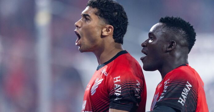 santos-vacila,-perde-para-athletico-pr-e-segue-sem-vencer-no-brasileirao