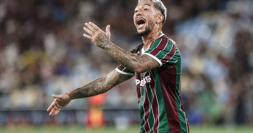 veja-golaco-de-lucho-acosta-no-classico-entre-fluminense-e-botafogo