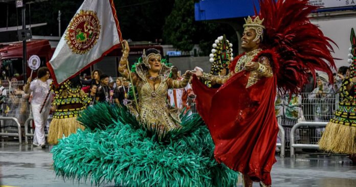carnaval-em-sp:-confira-quais-escolas-desfilam-neste-sabado-(14)