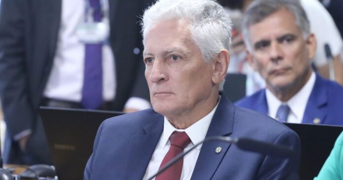 justica-manda-deputado-se-retratar-por-montagem-de-bolsonaro-com-vorcaro