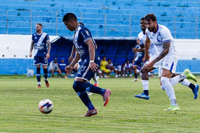 taubate-empata-com-monte-azul-por-3-x-3-em-jogao-pelo-paulistao-a2