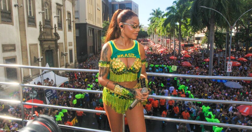 ludmilla-agita-600-mil-folioes-com-“fervo-da-lud”-no-rio;-veja-fotos