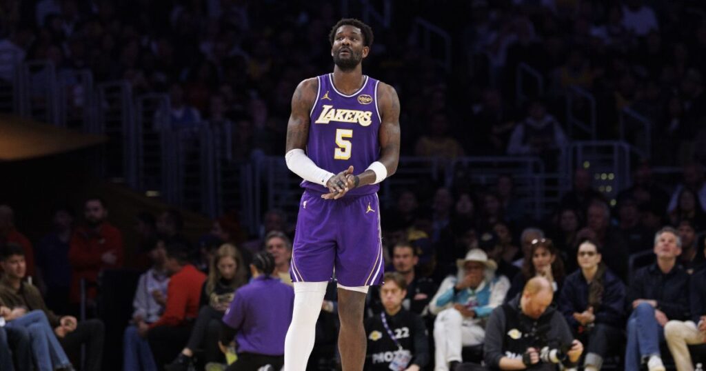 nba:-pivo-dos-lakers,-ayton-e-detido-por-suspeita-de-porte-de-maconha