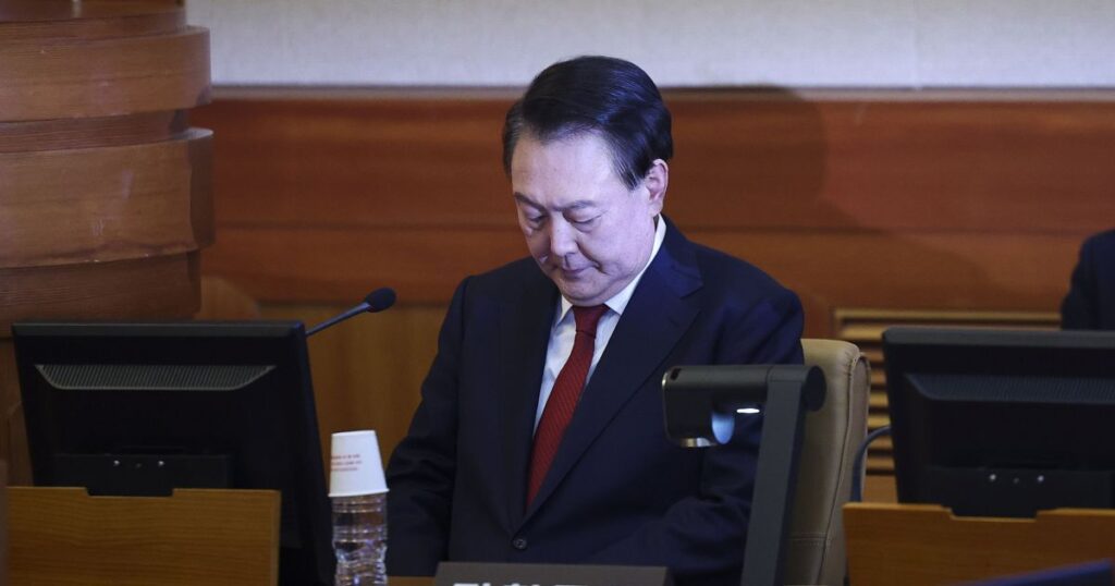 ex-presidente-sul-coreano-se-desculpa-apos-condenacao-a-prisao-perpetua