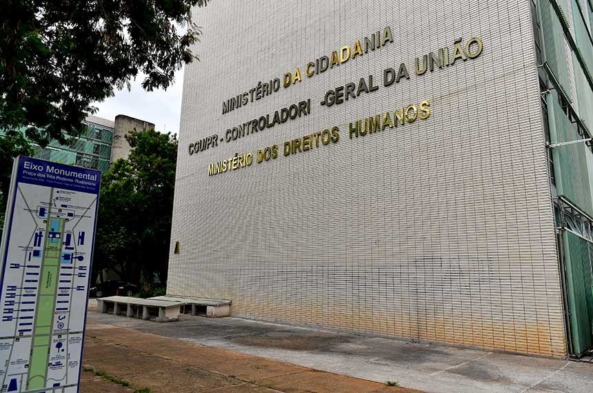 pesquisadora-diz-ser-investigada-pela-pf-apos-video-sobre-repasses-a-ongs