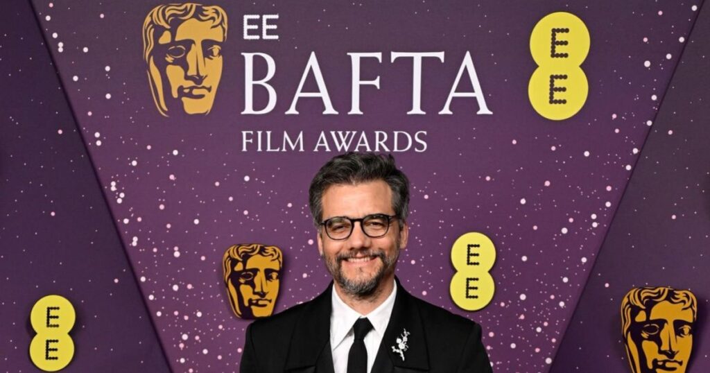 wagner-moura-surge-no-tapete-vermelho-do-bafta-2026-com-“o-agente-secreto”